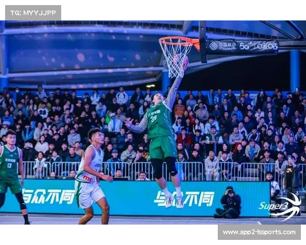 社区三对三篮球赛开幕，退役球员担任裁判